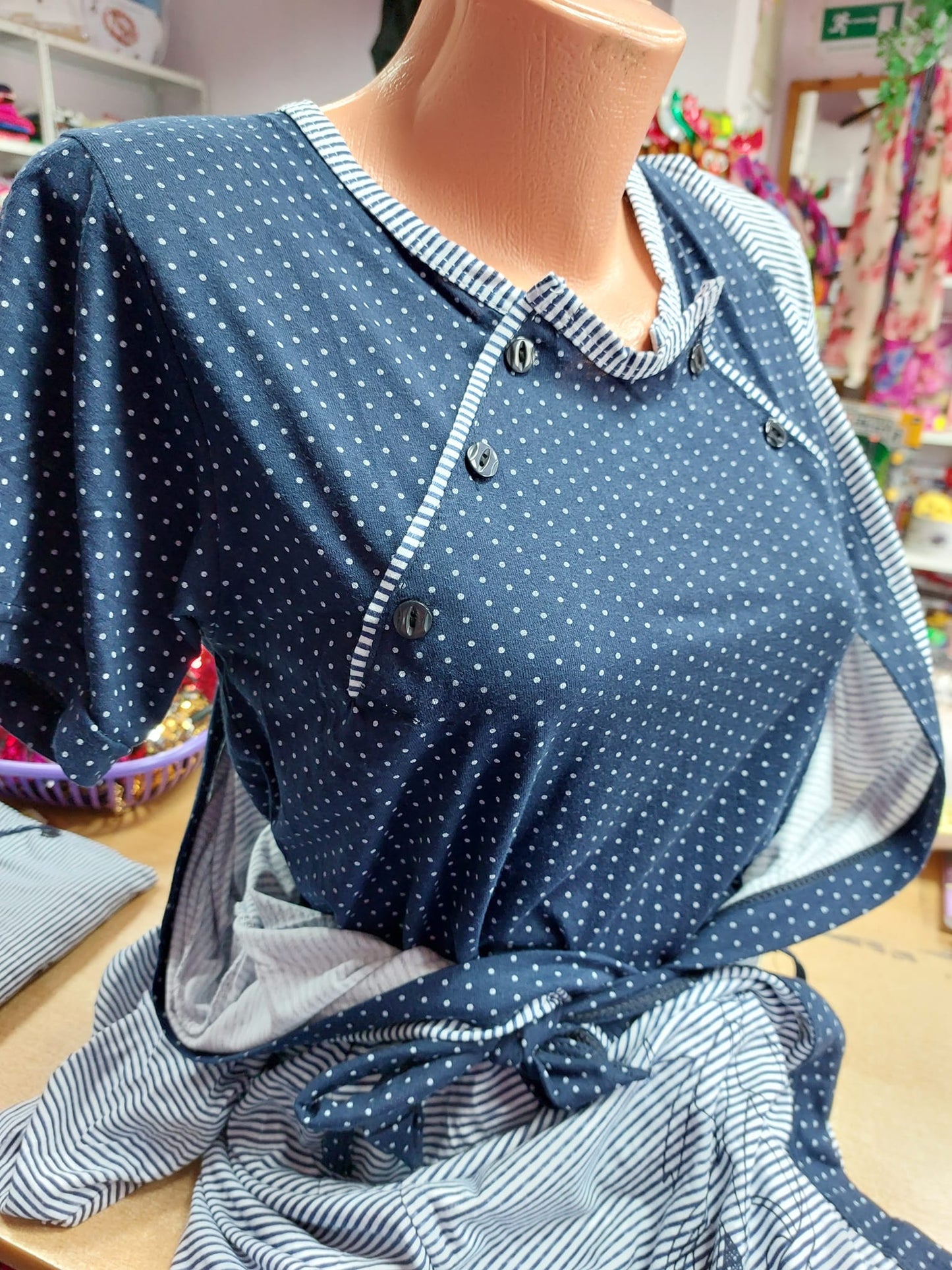 KOMPLET ZA TRUDNICE - SET OGRTAČ I 2 SPAVAĆICE KRATKIH RUKAVA