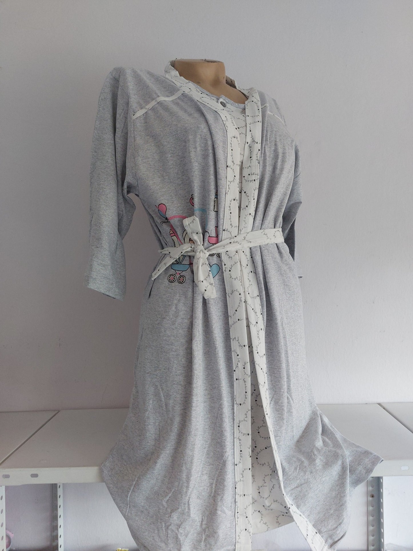 KOMPLET ZA RODILIŠTE 3 DIJELA OGRTAČ + SPAVAĆICA KRATKIH RUKAVA + SPAVAĆICA DUGAČKIH RUKAVA