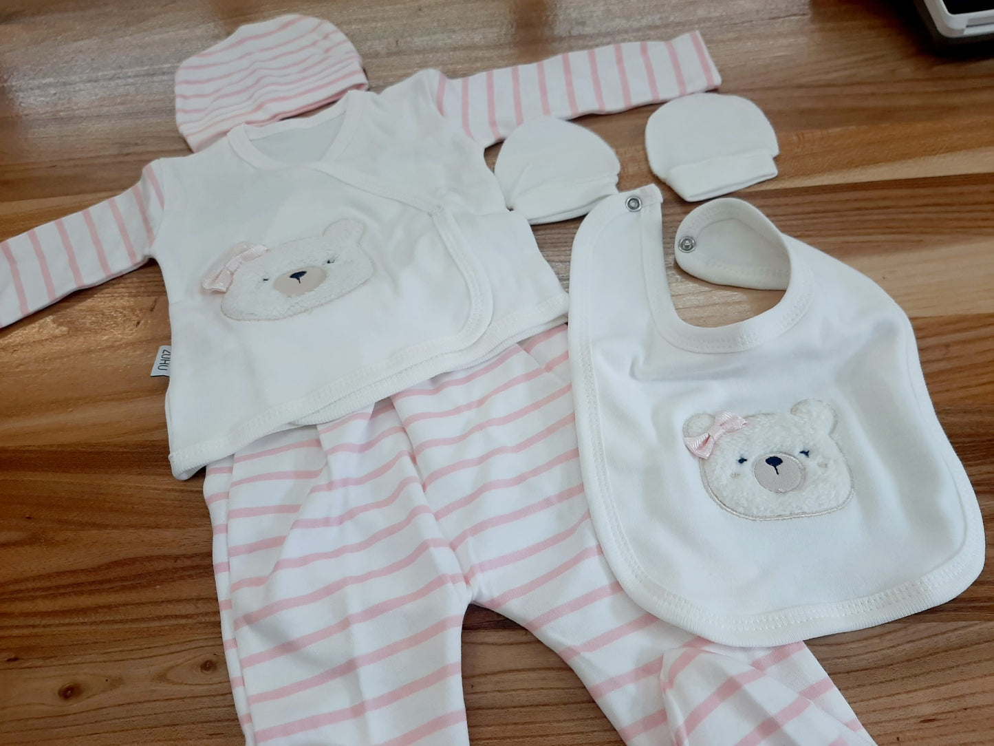 BABY SET ZA IZLAZAK IZ RODILIŠTA