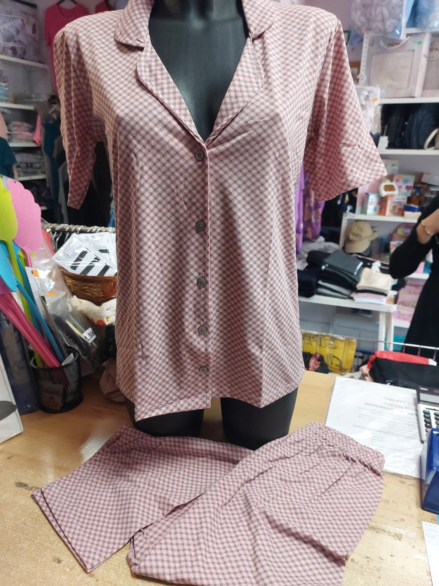 PIDŽAMA NA CIJELO KOPČANJE 18€  KARIRANA